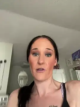 lolabunny9 online show from 02-07-25, 04:24