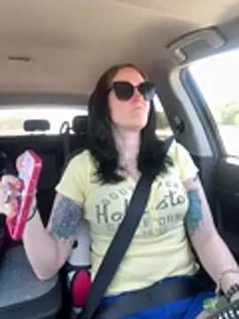 lolabunny9 online show from 04-17-26, 05:05