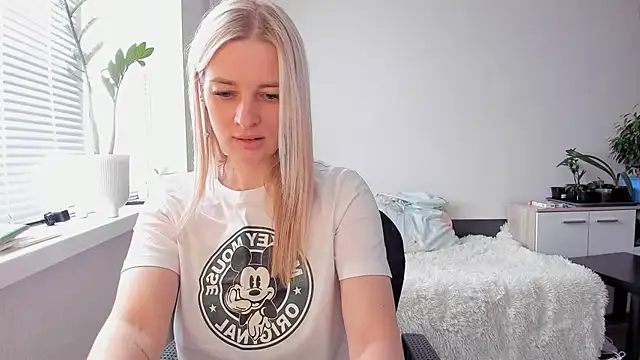 Snapshot of HILT_ON chatting on 02-28-25, 03:26 HILT ON online show from 02-28-25, 03:26