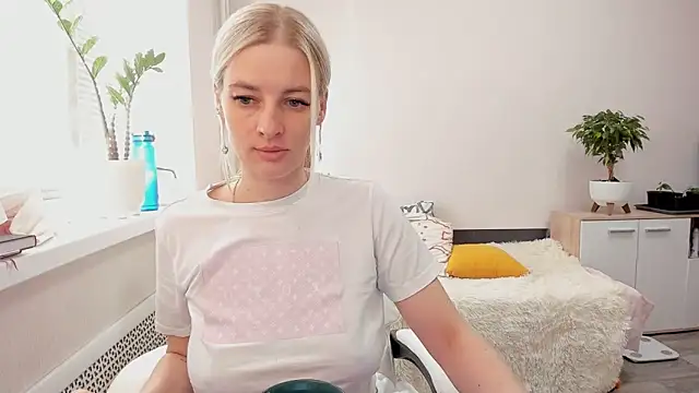 Snapshot of HILT_ON chatting on 03-22-25, 10:17 HILT ON online show from 03-22-25, 10:17