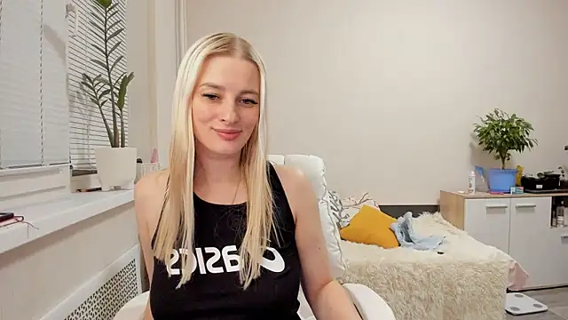 Snapshot of HILT_ON chatting on 03-18-25, 01:12 HILT ON online show from 03-18-25, 01:12