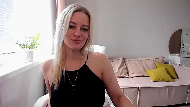Snapshot of HILT_ON chatting on 05-15-26, 07:39 HILT ON online show from 05-15-26, 07:39