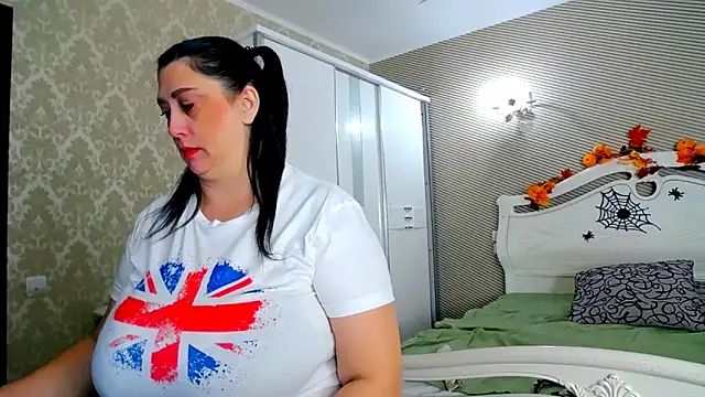 Evelyn Shy online show from 11-07-25, 07:24