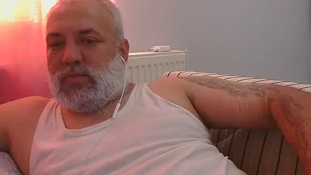 Snapshot of husoizmir chatting on 07-12-26, 11:33 husoizmir online show from 07-12-26, 11:33