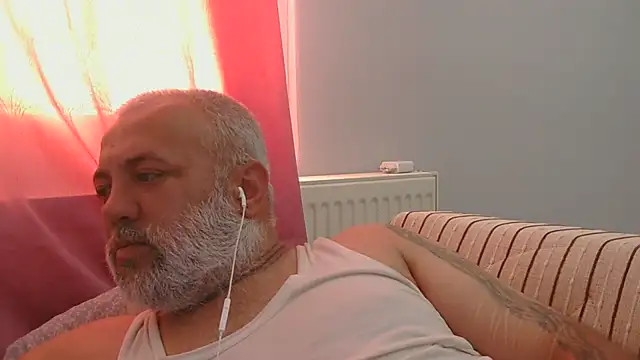 Snapshot of husoizmir chatting on 07-06-26, 12:23 husoizmir online show from 07-06-26, 12:23