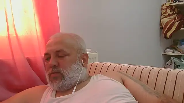 Snapshot of husoizmir chatting on 07-07-26, 12:20 husoizmir online show from 07-07-26, 12:20