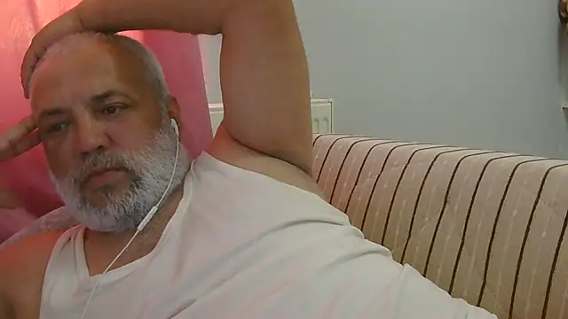 Snapshot of husoizmir chatting on 07-06-26, 03:03 husoizmir online show from 07-06-26, 03:03