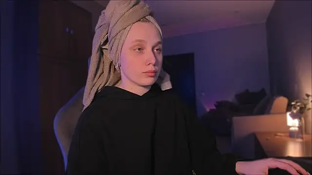 Rachel Ro online show from 12-21-24, 06:11