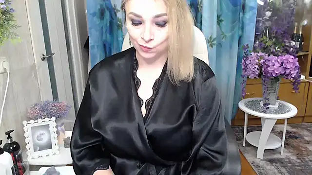 Mika Passion online show from 11-13-25, 08:29