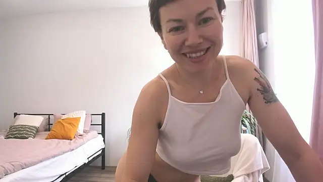 Alexisweet online show from 05-10-26, 02:48