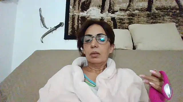 Snapshot of silla chatting on 10-29-25, 04:28 silla online show from 10-29-25, 04:28