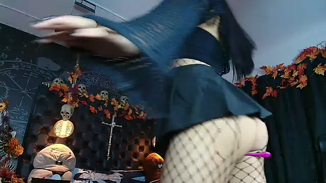 Snapshot of AlexHoe_ chatting on 09-30-25, 06:47 AlexHoe online show from 09-30-25, 06:47