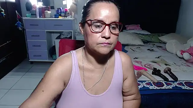 Snapshot of pervert_mommy_ chatting on 06-29-26, 11:21 pervert mommy online show from 06-29-26, 11:21