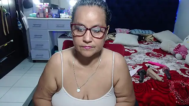 Snapshot of pervert_mommy_ chatting on 06-09-26, 09:54 pervert mommy online show from 06-09-26, 09:54