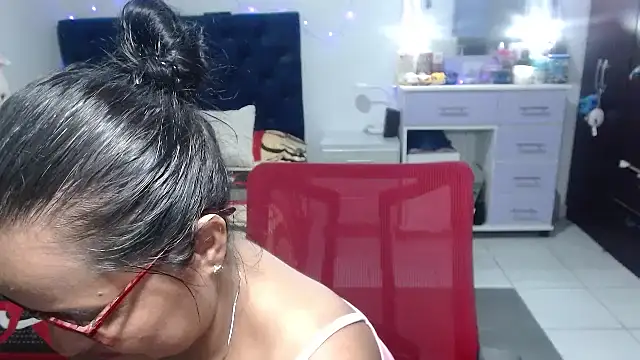 pervert mommy  online show from 04-03-26, 10:32