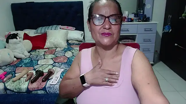 pervert mommy  online show from 10-20-25, 09:54