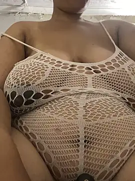 XHotJuicyBootyXX online show from 04-24-26, 10:17