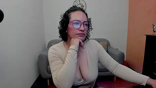 Snapshot of scarlet_wet chatting on 06-20-26, 10:15 scarlet wet online show from 06-20-26, 10:15