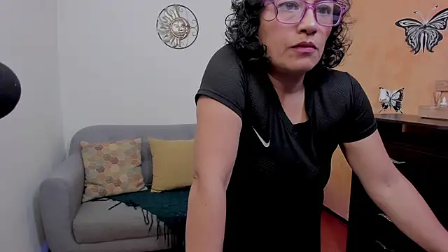 Snapshot of scarlet_wet chatting on 07-15-26, 10:39 scarlet wet online show from 07-15-26, 10:39