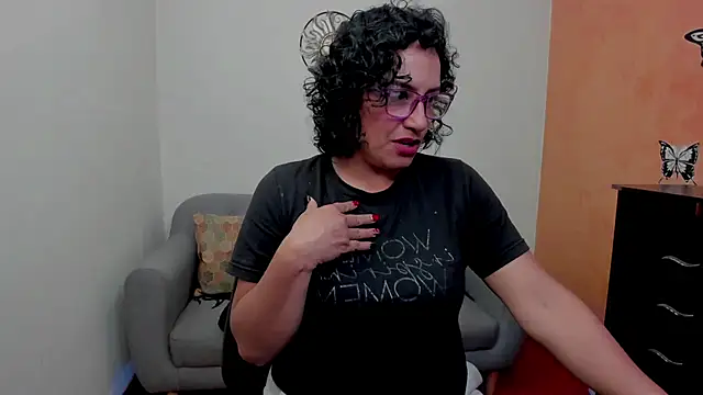 Snapshot of scarlet_wet chatting on 06-26-26, 12:05 scarlet wet online show from 06-26-26, 12:05