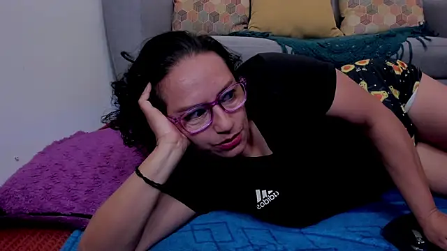 Snapshot of scarlet_wet chatting on 07-17-26, 11:13 scarlet wet online show from 07-17-26, 11:13