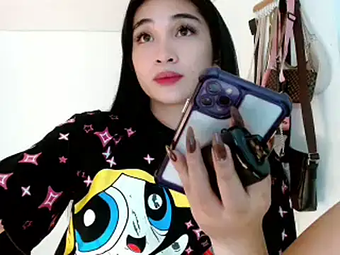Snapshot of SweetLilly_18 chatting on 02-19-25, 03:05 SweetLilly 18 online show from 02-19-25, 03:05