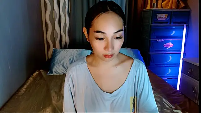 SweetLilly 18 online show from 05-24-26, 04:12