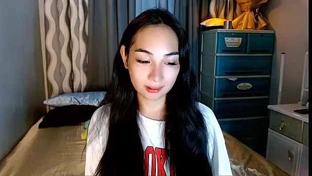 SweetLilly 18 online show from 05-23-26, 03:49