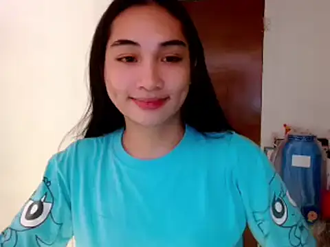 Snapshot of SweetLilly_18 chatting on 01-26-25, 01:47 SweetLilly 18 online show from 01-26-25, 01:47