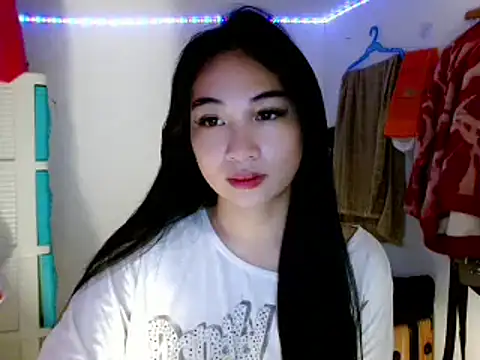 Snapshot of SweetLilly_18 chatting on 03-14-25, 02:20 SweetLilly 18 online show from 03-14-25, 02:20
