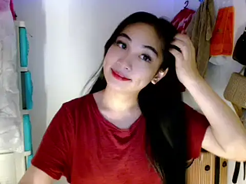 Snapshot of SweetLilly_18 chatting on 03-13-25, 06:16 SweetLilly 18 online show from 03-13-25, 06:16