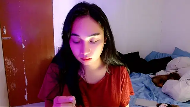 Snapshot of SweetLilly_18 chatting on 09-24-25, 05:08 SweetLilly 18 online show from 09-24-25, 05:08