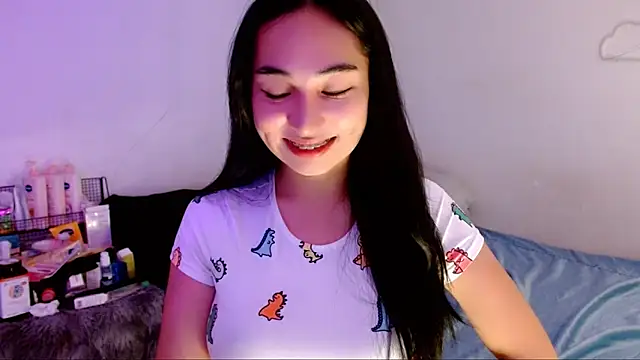 Snapshot of SweetLilly_18 chatting on 09-27-25, 03:34 SweetLilly 18 online show from 09-27-25, 03:34
