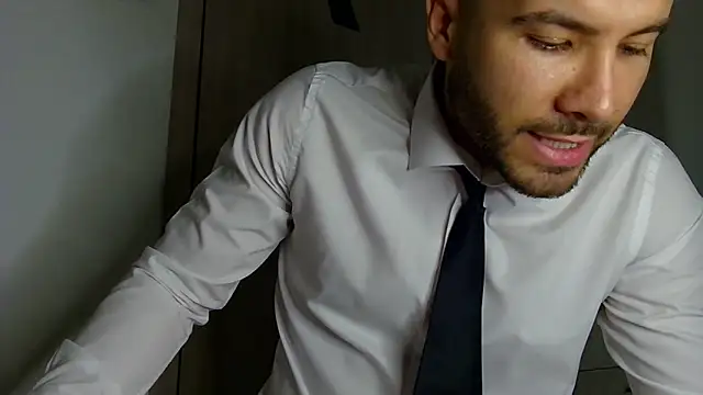 Justynn1 online show from 05-16-26, 01:48