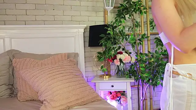 EmillyBronte online show from 03-06-26, 08:26