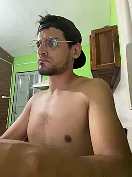 Snapshot of Yaoyepe chatting on 12-04-25, 12:31 Yaoyepe online show from 12-04-25, 12:31