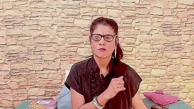 IndianAllure online show from 06-20-26, 05:45