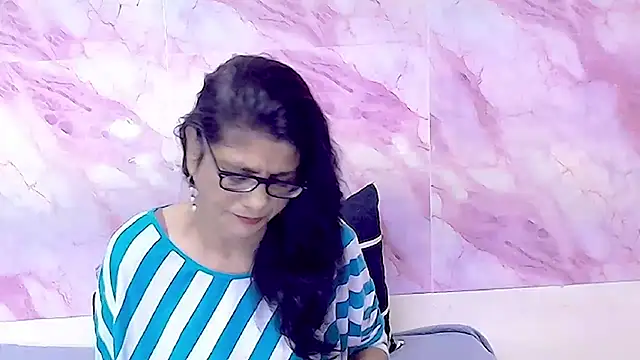 IndianAllure online show from 10-17-25, 06:06