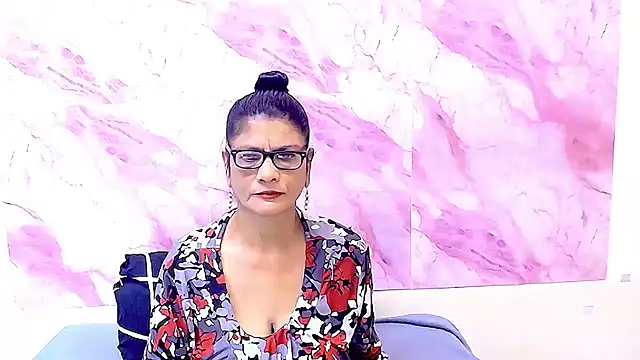 IndianAllure online show from 10-18-25, 05:20