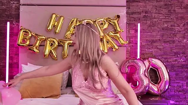 ErinHart online show from 02-09-25, 11:04