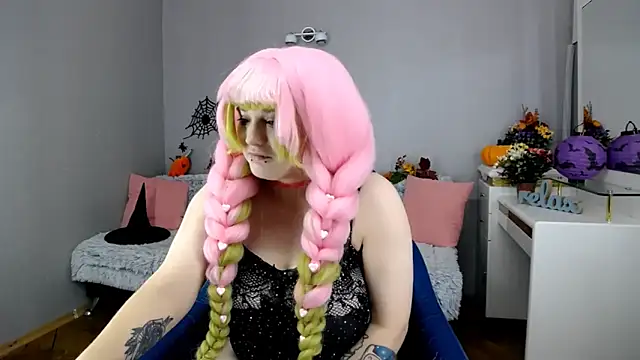 Estheri online show from 10-29-25, 07:29