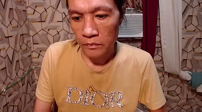 Snapshot of tshugecumxxx chatting on 02-12-25, 04:00 tshugecumxxx online show from 02-12-25, 04:00