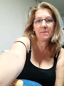 Elza01 online show from 10-17-25, 06:28