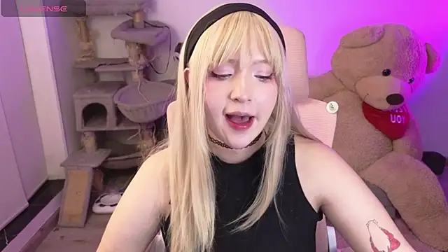 Snapshot of KuroChan420 chatting on 02-01-26, 02:10 KuroChan420 online show from 02-01-26, 02:10