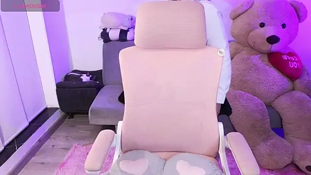 Snapshot of KuroChan420 chatting on 02-27-26, 02:34 KuroChan420 online show from 02-27-26, 02:34