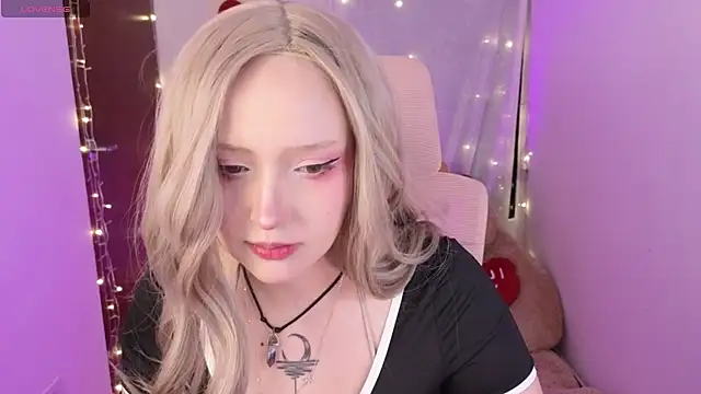 KuroChan420 online show from 12-23-25, 01:27