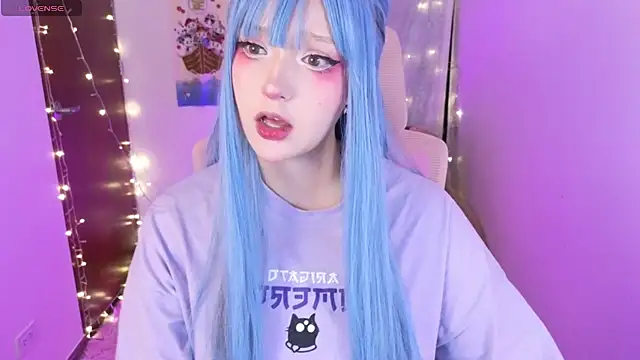 KuroChan420 online show from 12-19-25, 12:36