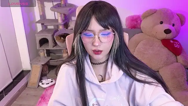 Snapshot of KuroChan420 chatting on 02-20-26, 03:25 KuroChan420 online show from 02-20-26, 03:25