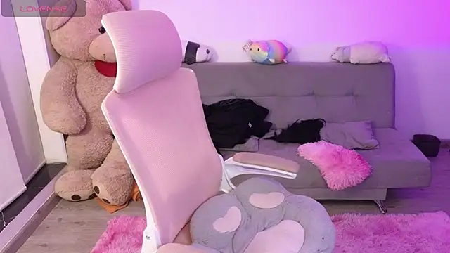 KuroChan420 online show from 05-01-26, 02:27