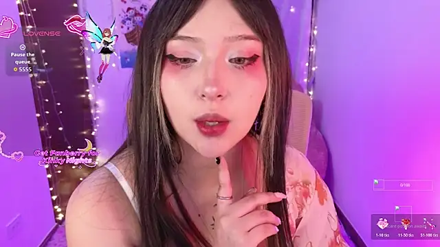 KuroChan420 online show from 11-12-25, 12:37